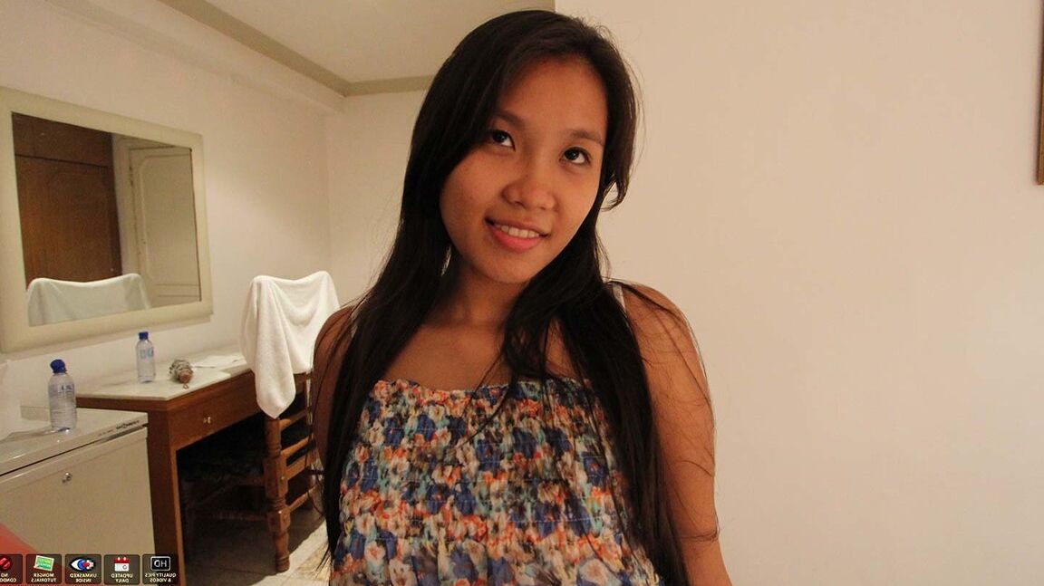 15P Pinay chick Corazon cups her great tits while having sex with a foreigner