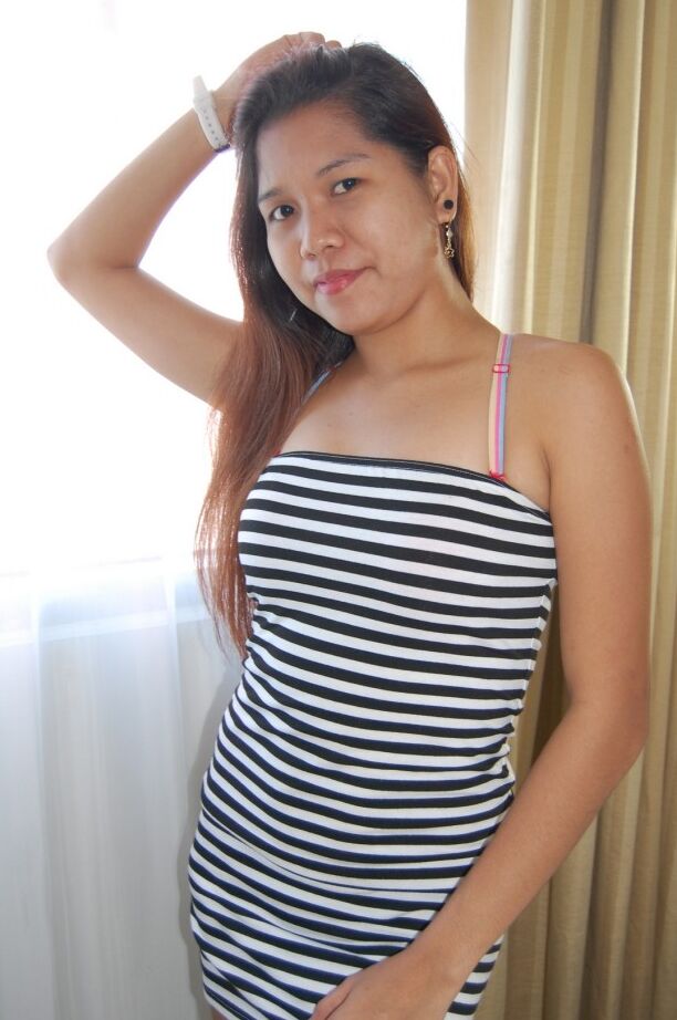 10P A garota filipina sexy Carla dá um lindo close de sua buceta rosa gostosa