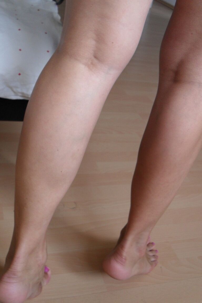 16P Belle brune mature mouille de beaux seins sous la douche