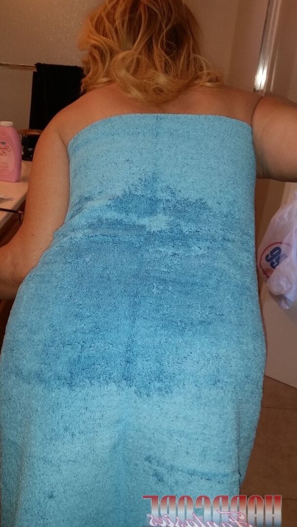 20P Dicke ältere blonde Heavenly Smut masturbiert nackt zu Hause