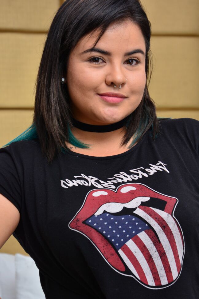 16P La gordita colombiana tatuada Xiomara Soto se pone caliente a lo perrito