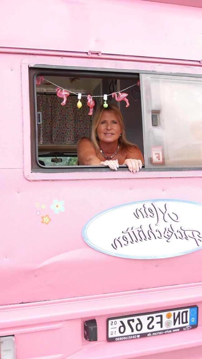 20P Chubby German MILF strips and gets her hole filled in a pink ice cream van