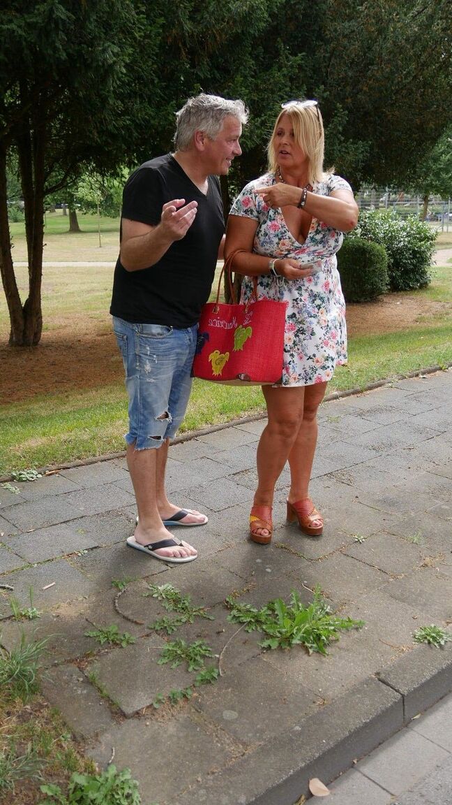 20P Chubby German MILF strips and gets her hole filled in a pink ice cream van