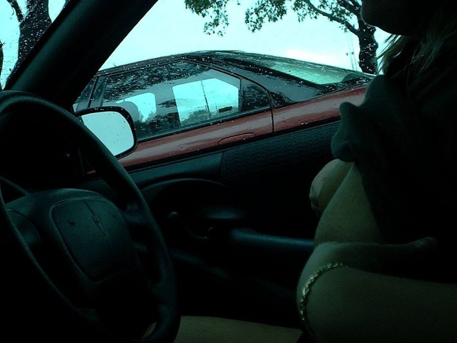 20P Garota amadora Gangbang Momma se expõe em lugares públicos depois de dar um BJ