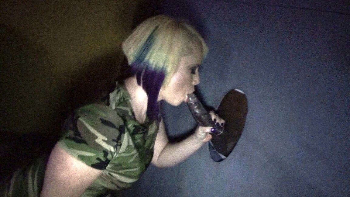 17P PAWG Virgo Peridot participe au sexe hardcore interracial dans un trou de gloire