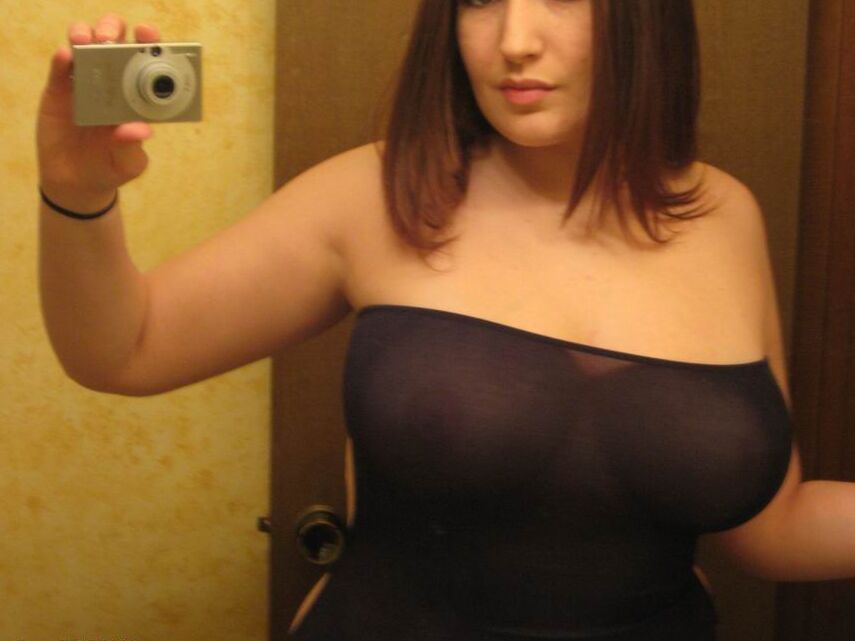 12P Kayla möchte, dass du von oben auf ihr versautes Kleid blickst