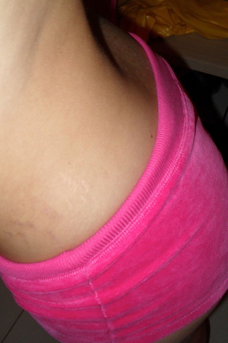 21P Loira bronzeada Savannah Hill mostrando sua vulva raspada