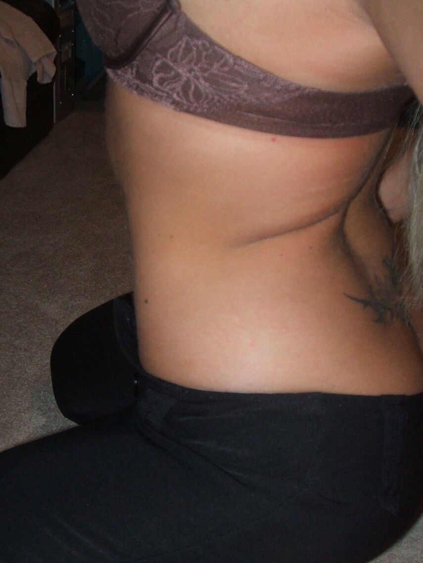 12P Monroe shows off her amazing tight round bare ass
