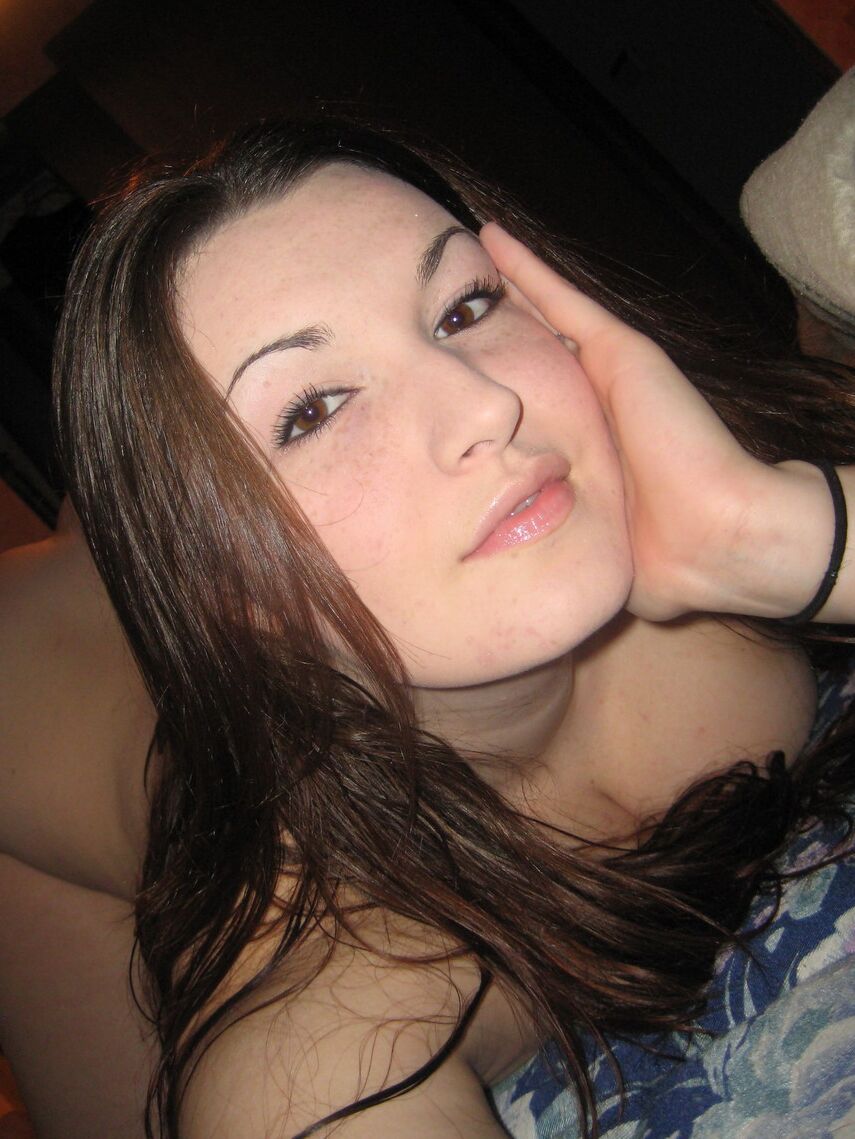 12P Kayla is naked, wet and fresh out of the shower