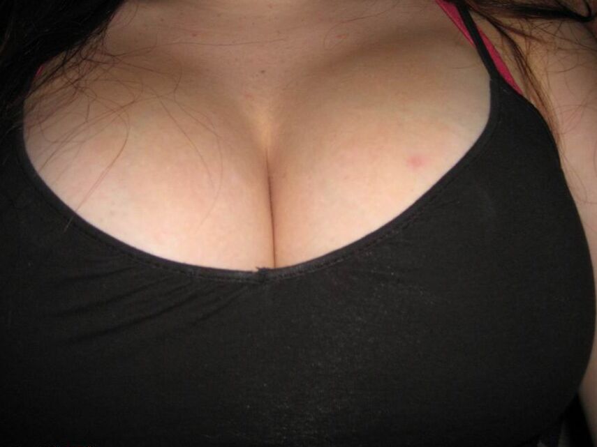 12P Puta adolescente le encanta jugar con sus enormes tetas