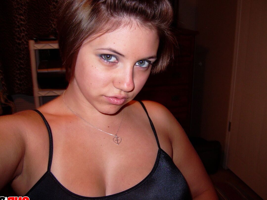 12P Mollige Freundin macht Selfie-Fotos