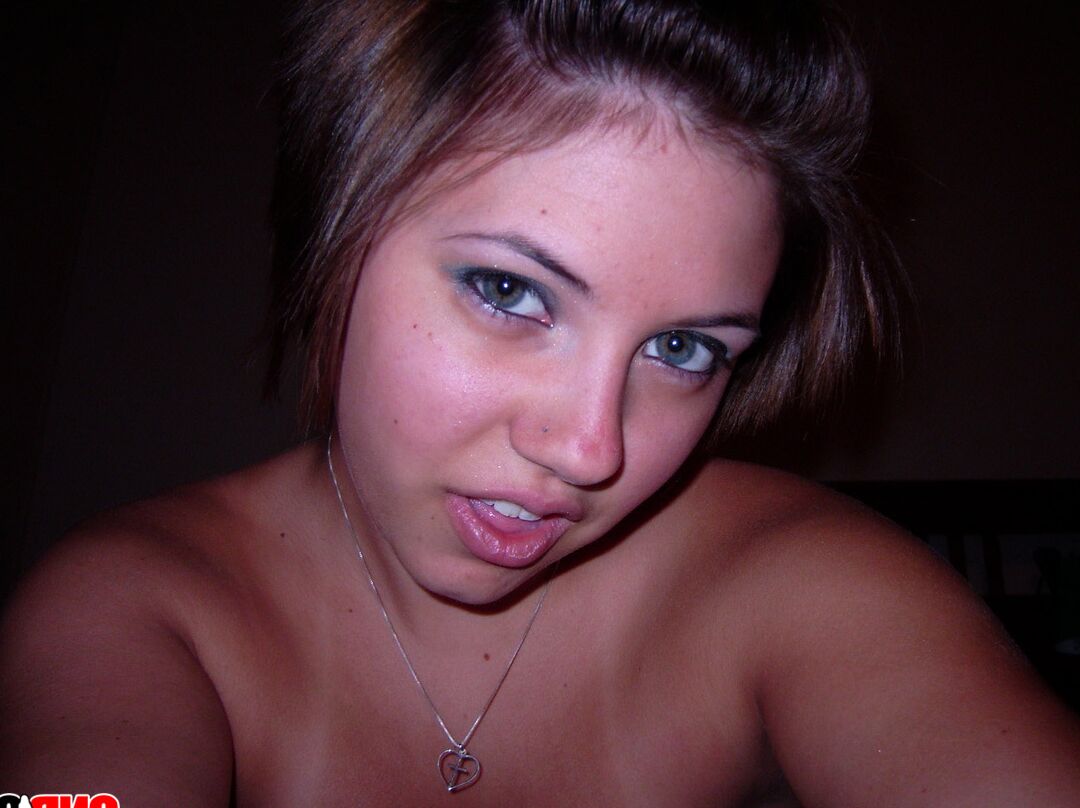 12P Mollige Freundin macht Selfie-Fotos