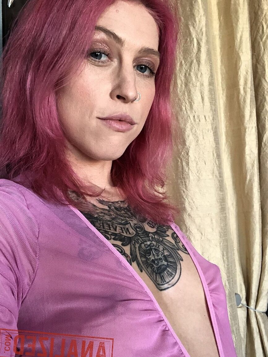 21P Busty blonde Eva Stone & inked Yara Phoenix strip and pose topless