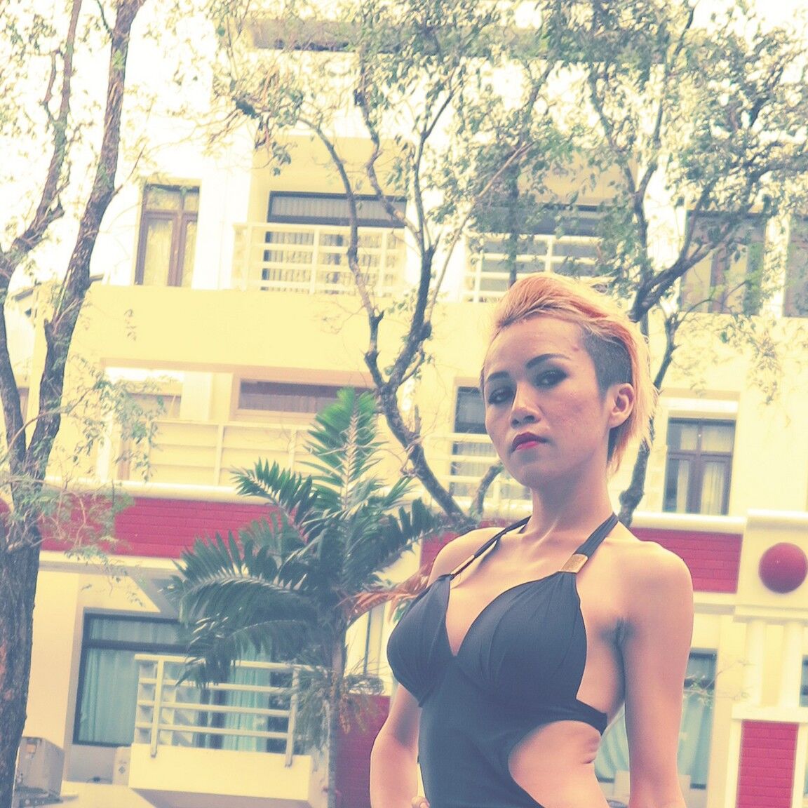 17P Short haired amateur Dow slips out of her swimsuit for hot stroking in heels