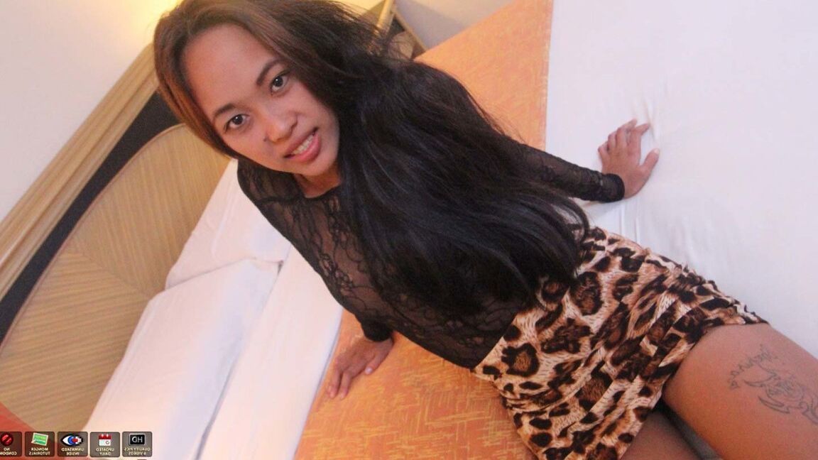 15P Garota filipina ostenta um creampie depois de fazer sexo com um estrangeiro em um quarto de hotel