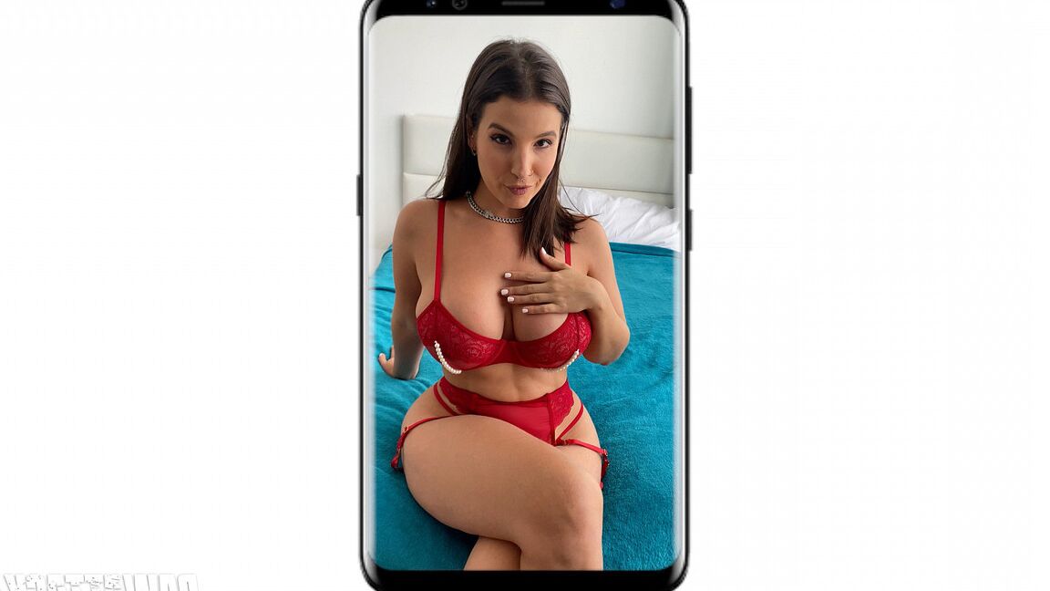 15P Latina amateur La Sirena sostiene sus grandes tetas después de una follada POV y corrida