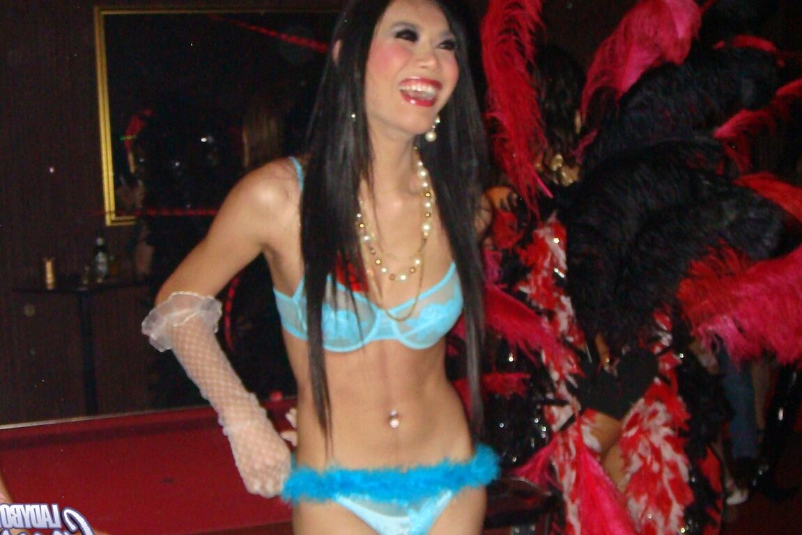 素人写真のあらゆる好みのニューハーフとタイで17Pクレイジーパーティー