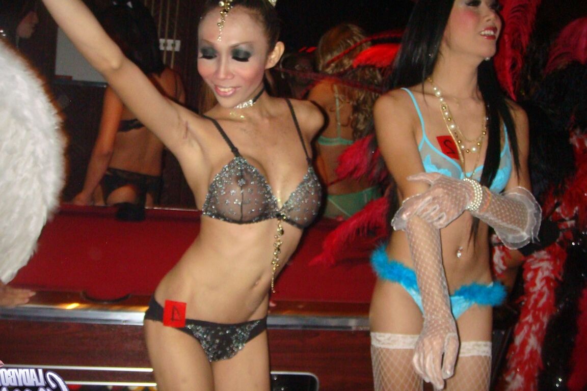 素人写真のあらゆる好みのニューハーフとタイで17Pクレイジーパーティー