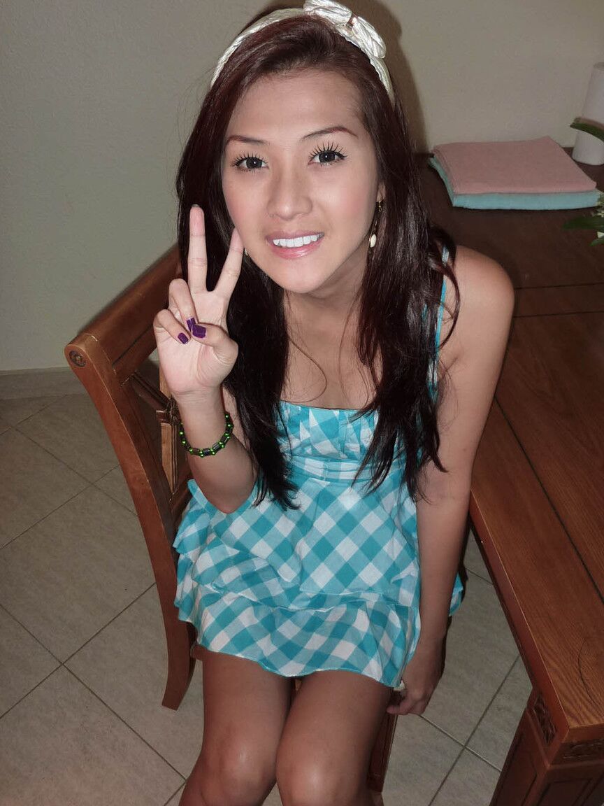 17P Hot transsexual ladies show off their bodies as they change their clothes