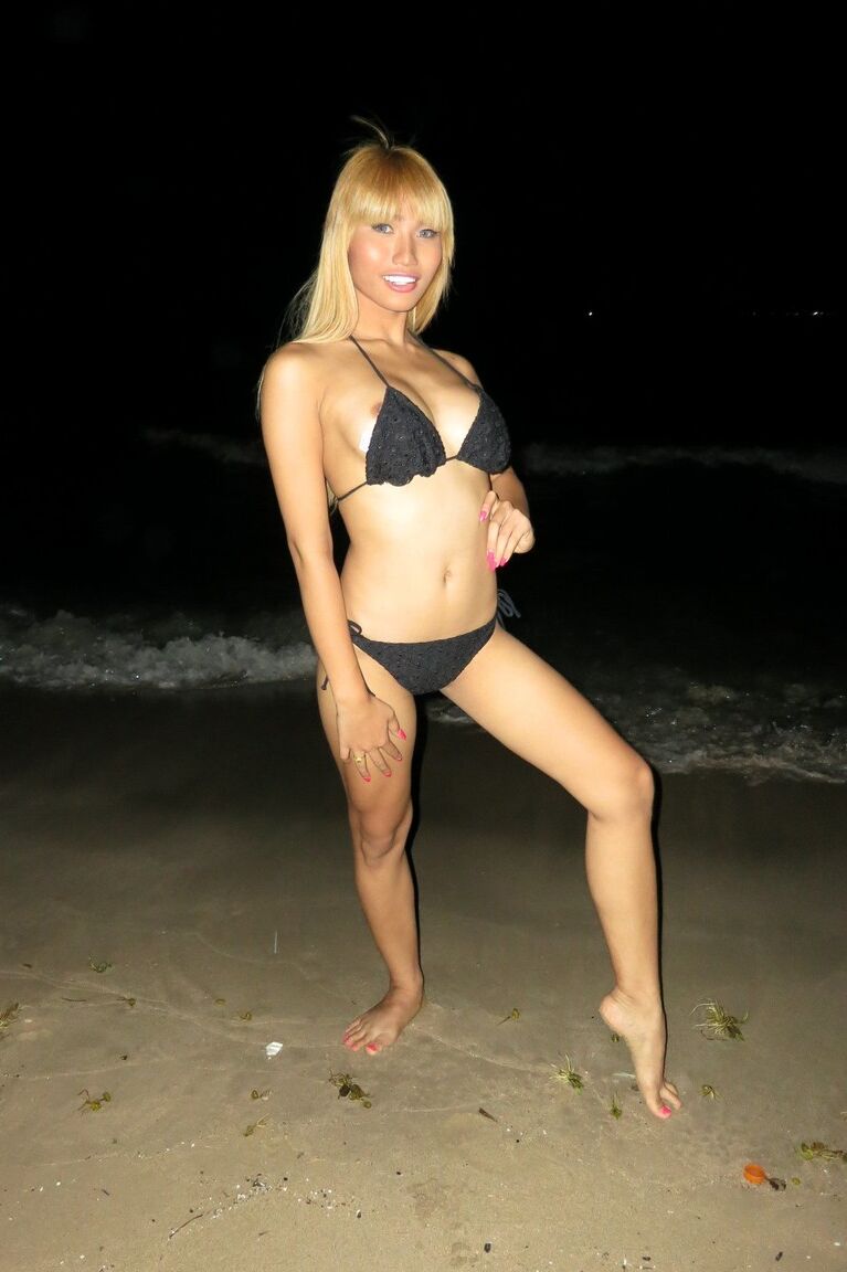 17P Leggy ladyboy Barby exposes herself at the beach before a BJ on the boardwalk