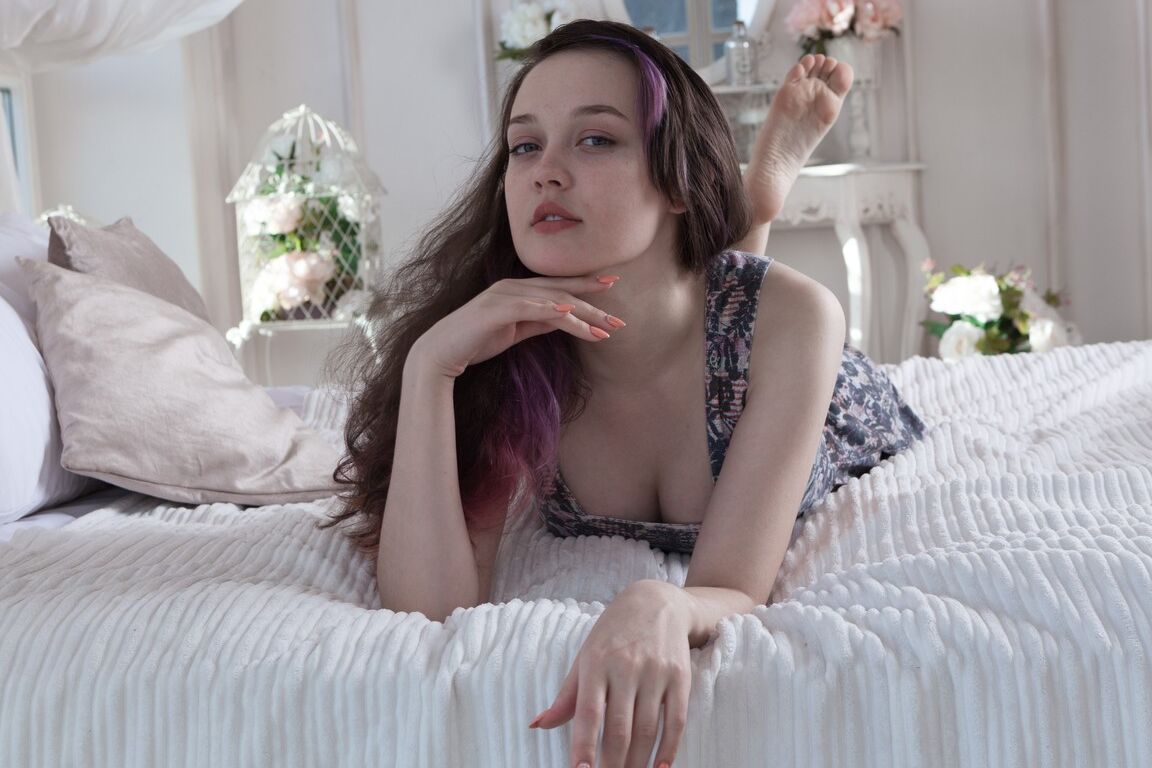 21P Gata amadora Ksenia Yankovskaya expõe sua figura sexy