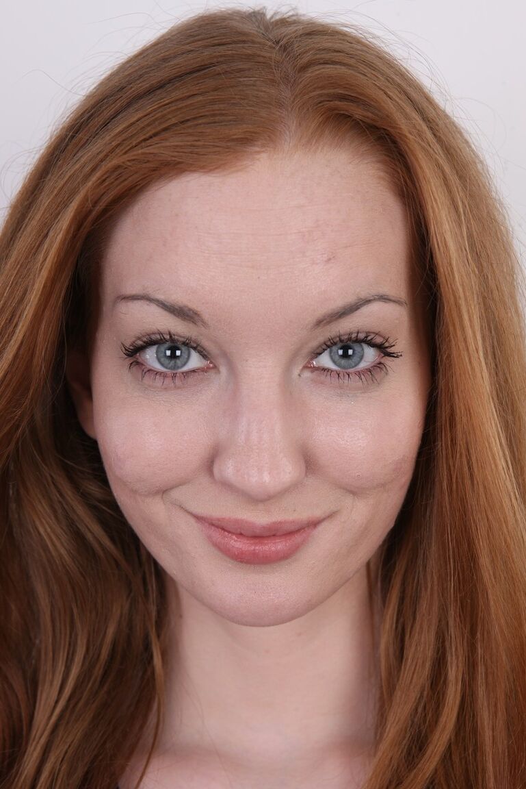 20P Natural redhead Klara doffs ripped jeans and a blazer on way to posing naked