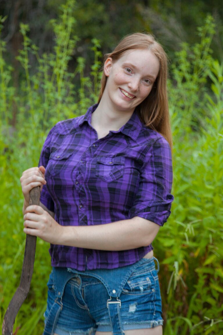 16P Ugly natural redhead posing naked outside showing bald twat & saggy tits