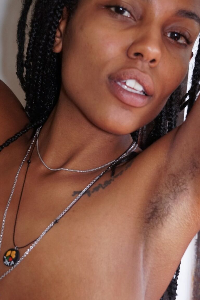 16P Ebony girl Sofia Cuty parts her bush after loosing her great body from a towel
