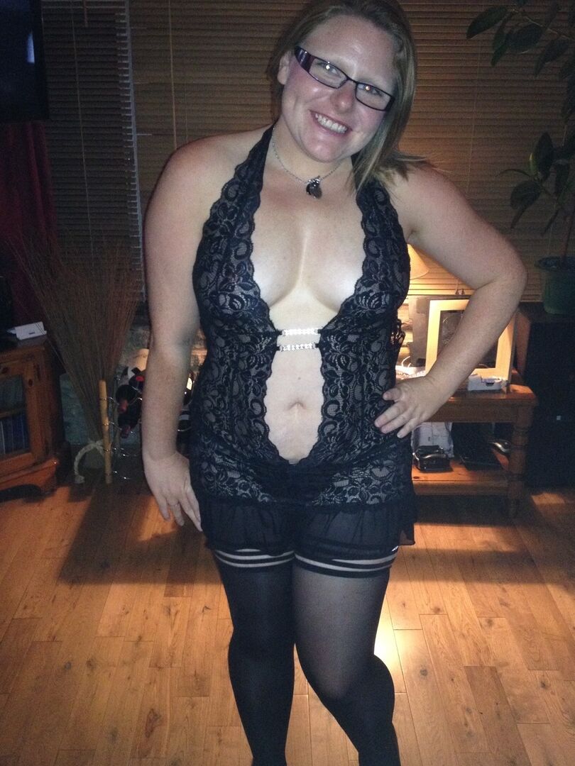 16P Amateur chick flashes her tits in public before taking a shower at home