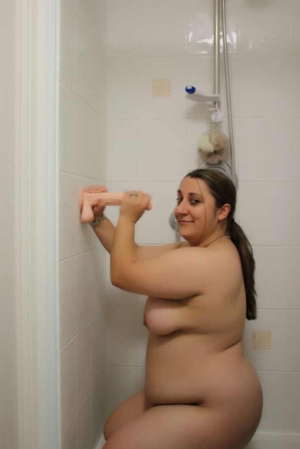 20P Amateur BBW Kimberly Scott sucks a suction dildo while taking a shower