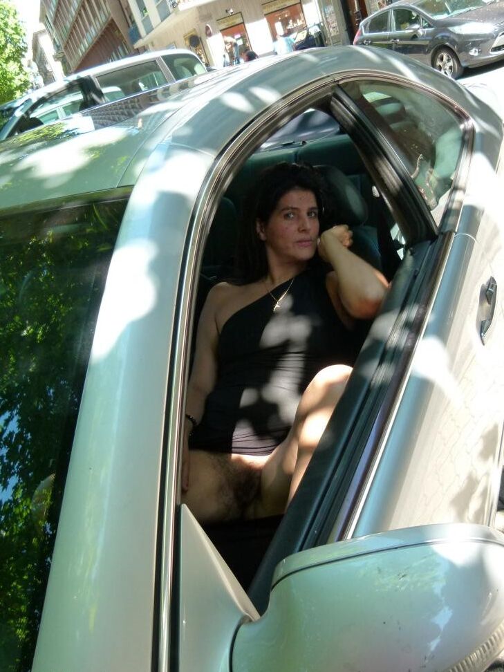 17P Chubby Italian lady goes for a car ride after getting a mouthful of cum