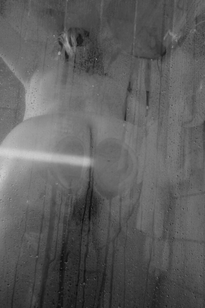 20P Madura amateur Tasty Trixie muestra su cuerpazo mientras se ducha
