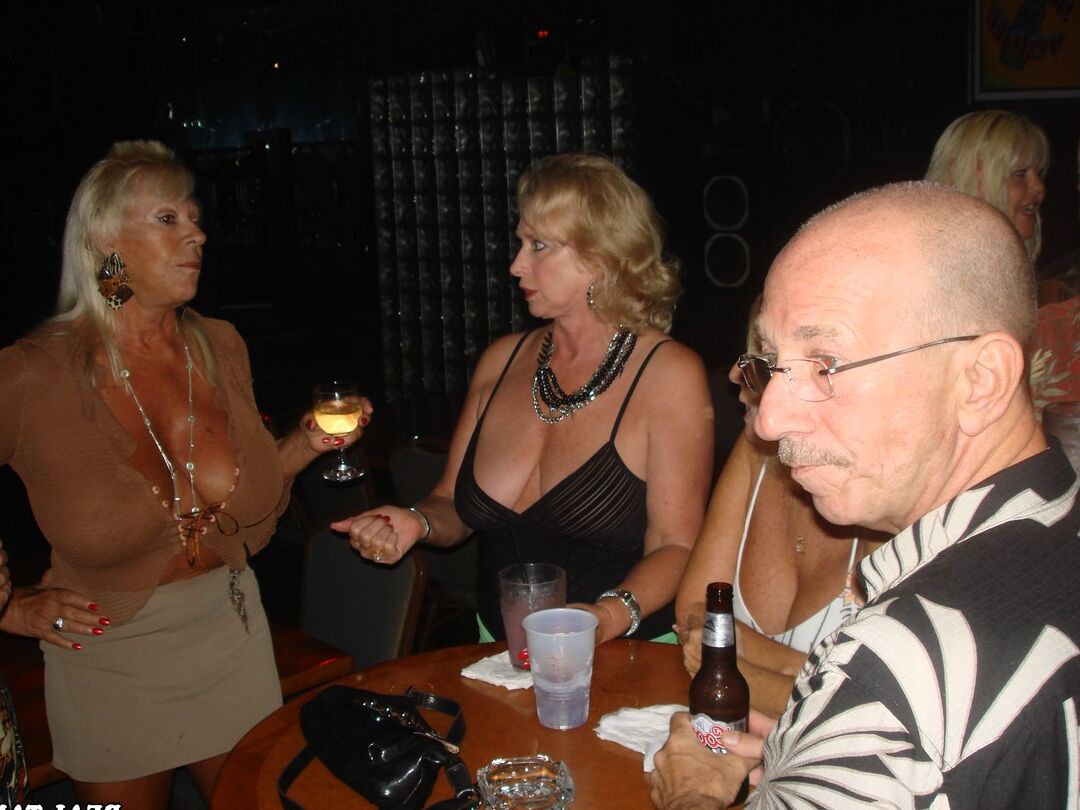 21P Real Tampa Swingers Dee Delmar, Mandi Mcgraw, Tracy Licks