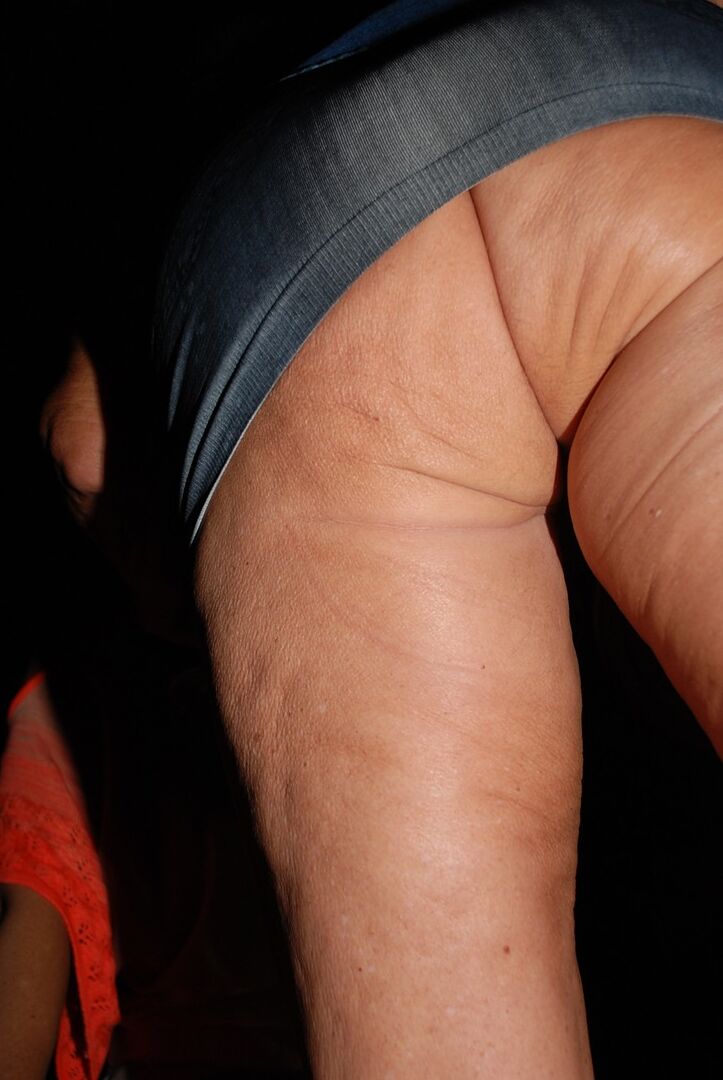 21P 角質の熟女ダブルディーと巨乳の熟女がパーティーで大きなお尻を披露