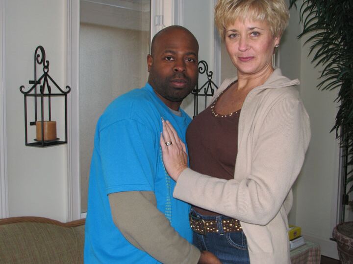 21P La esposa swinger Tracy Lick chupa y folla una BBC antes de tragar esperma