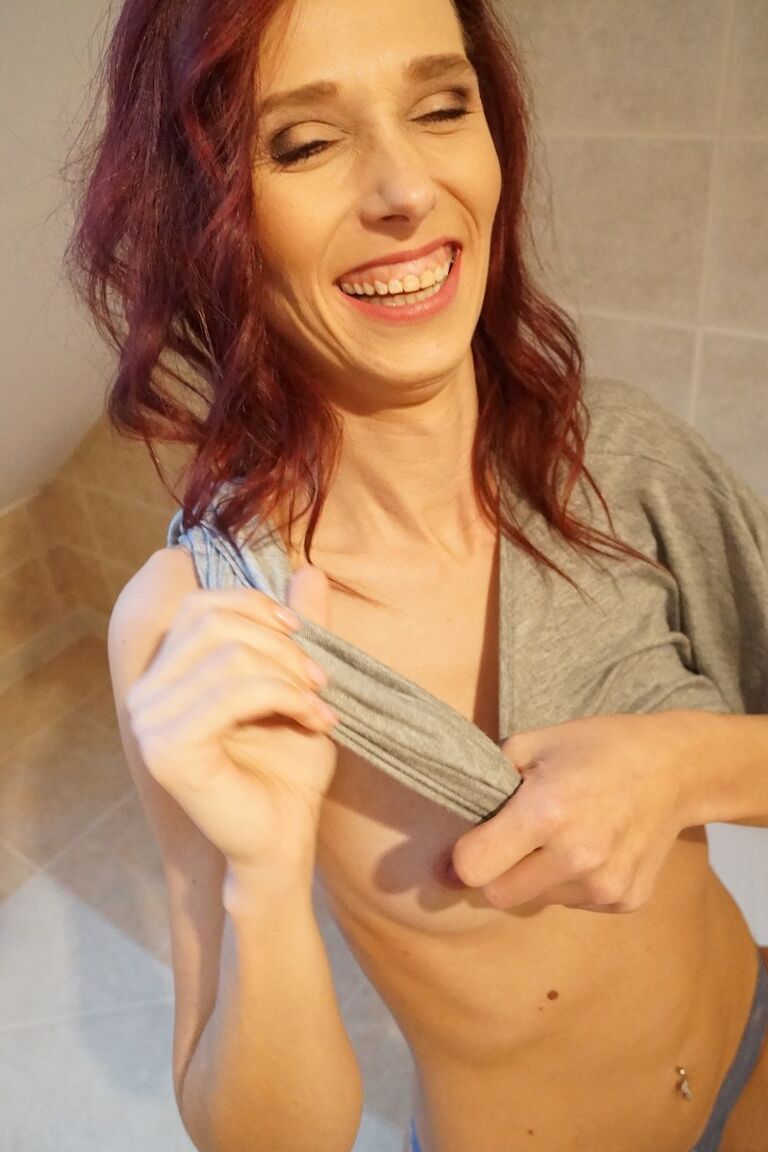 21P Karups Coleção Privada Breanne Tozeva