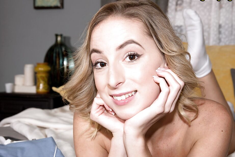 16P Cam girl Narlie apresentando sua linda buceta e peitos em transmissão ao vivo