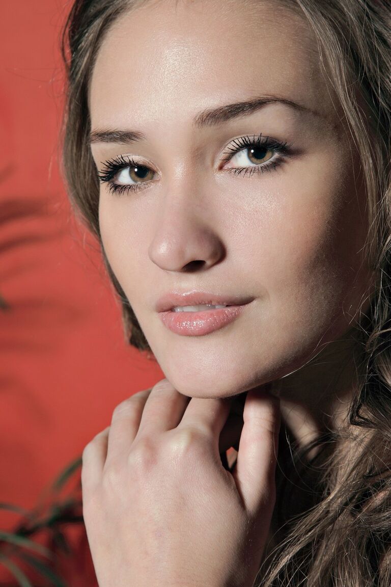 21P Met Art Emilia A