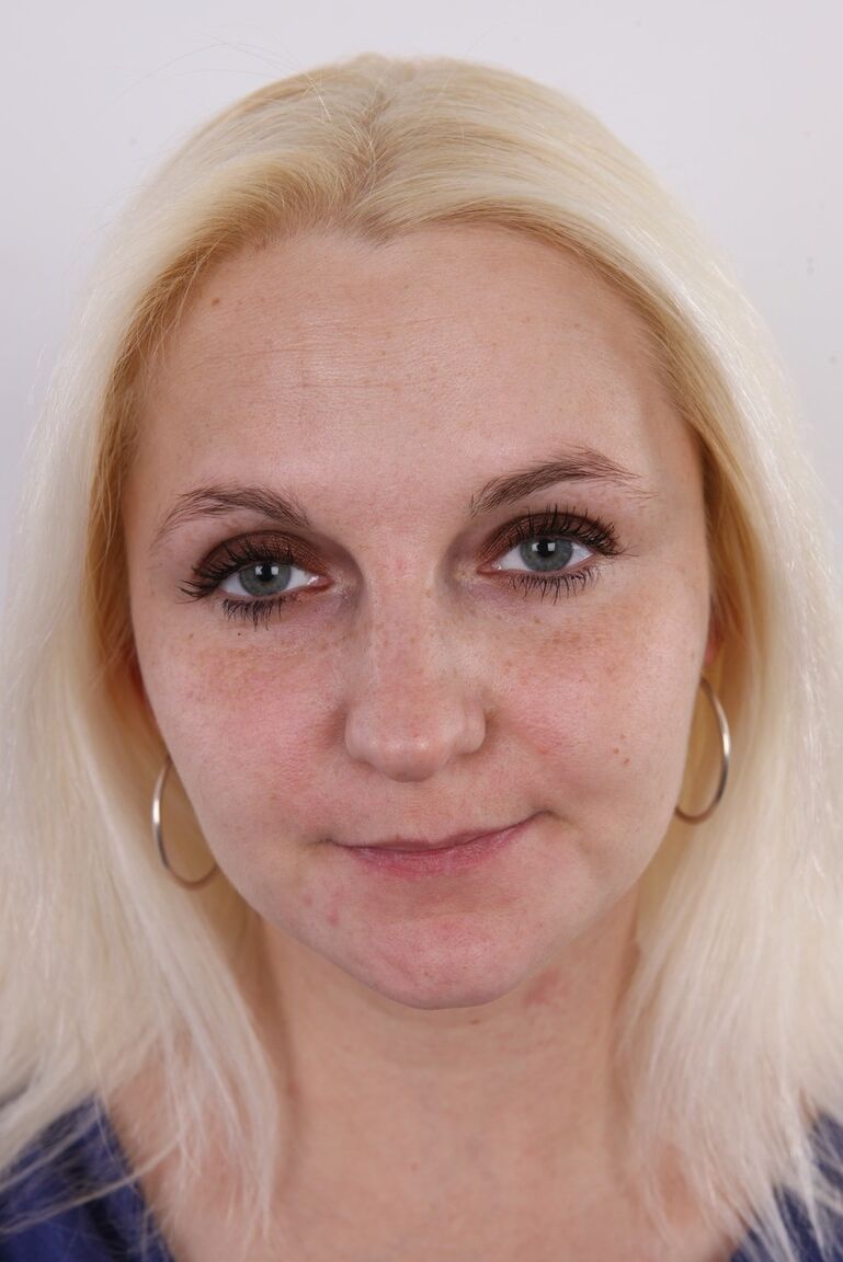 15P Big titted blonde stands still while going from clothed to totally naked