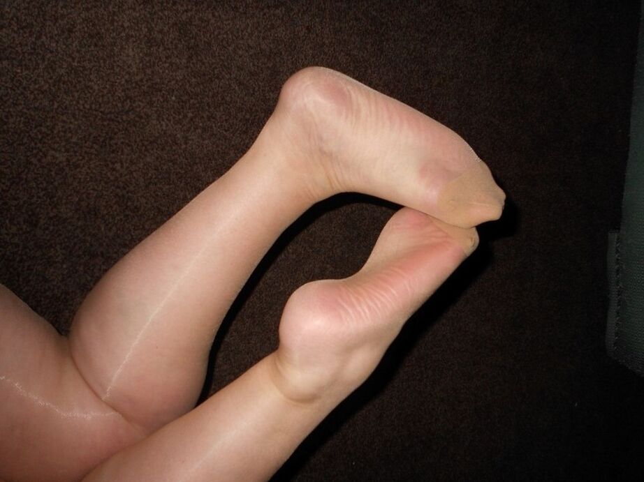 20P Gros amateur Valgasmic Exposed modèles collants transparents sur ses sous-vêtements