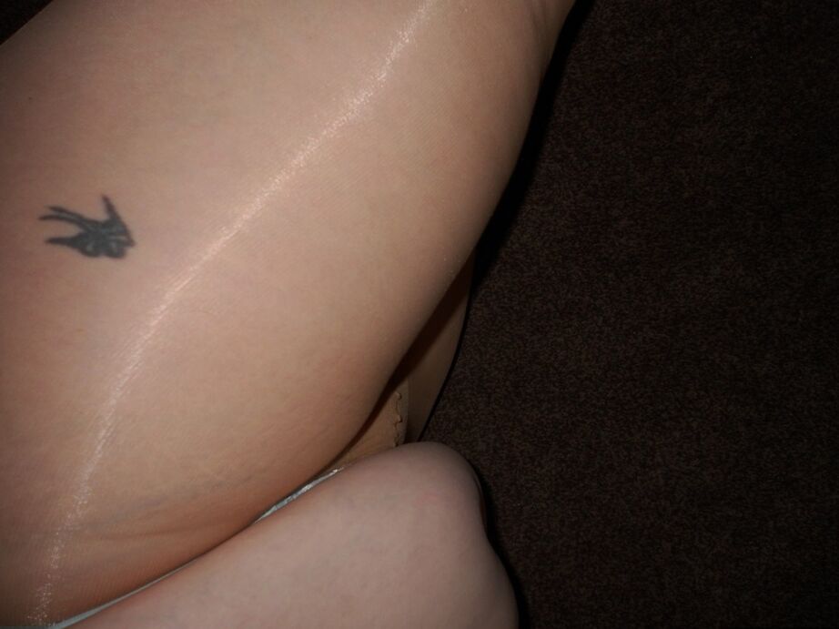 20P Gros amateur Valgasmic Exposed modèles collants transparents sur ses sous-vêtements