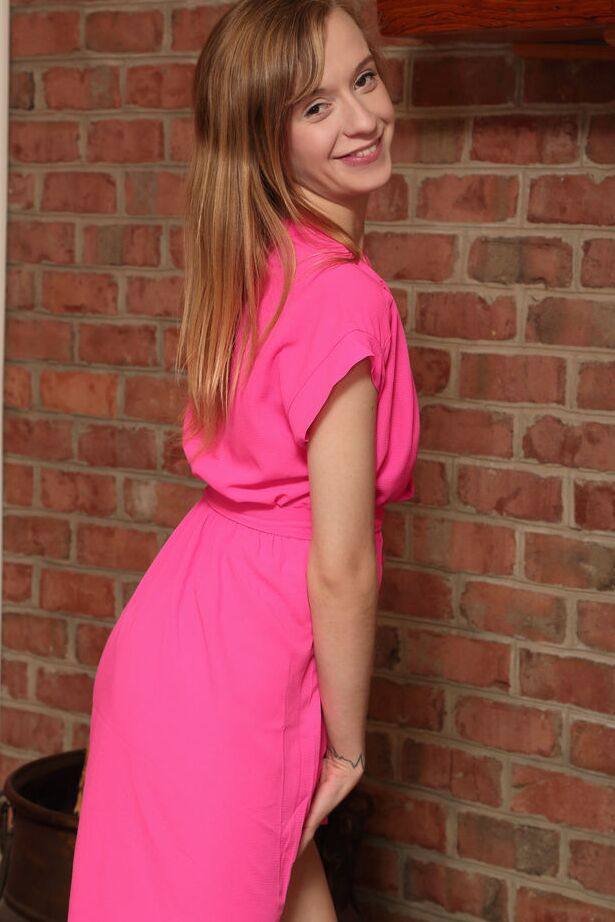 16P First timer Kristy May doffs a pink dress to and heels in order to stand naked