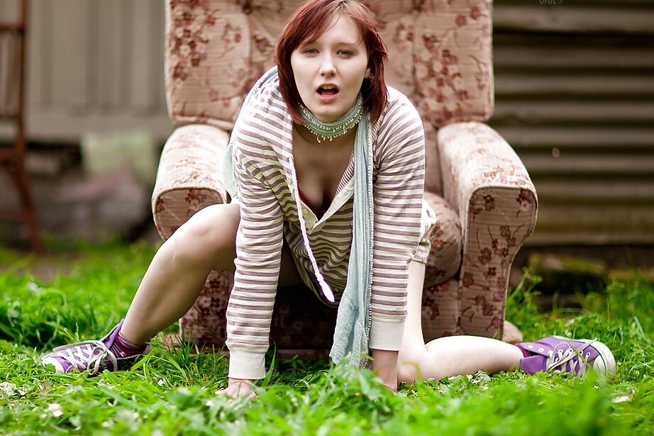 16P First timer Anabela posing nude outdoors in socks and shoes