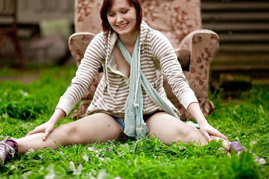 16P First timer Anabela posing nude outdoors in socks and shoes