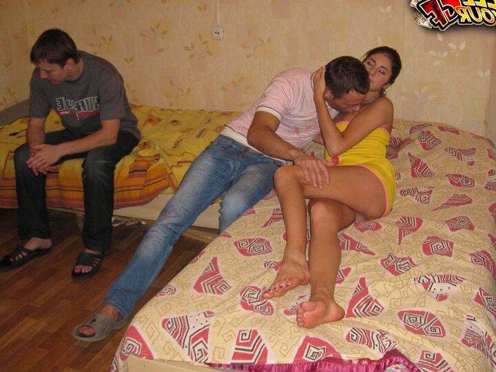 16P Chico en quiebra vende el coño de su novia para recaudar fondos que tanto necesita