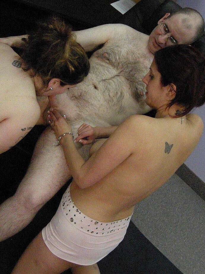 20P Mulher amadora Lavender Rayne se junta à namorada para fazer um boquete duplo