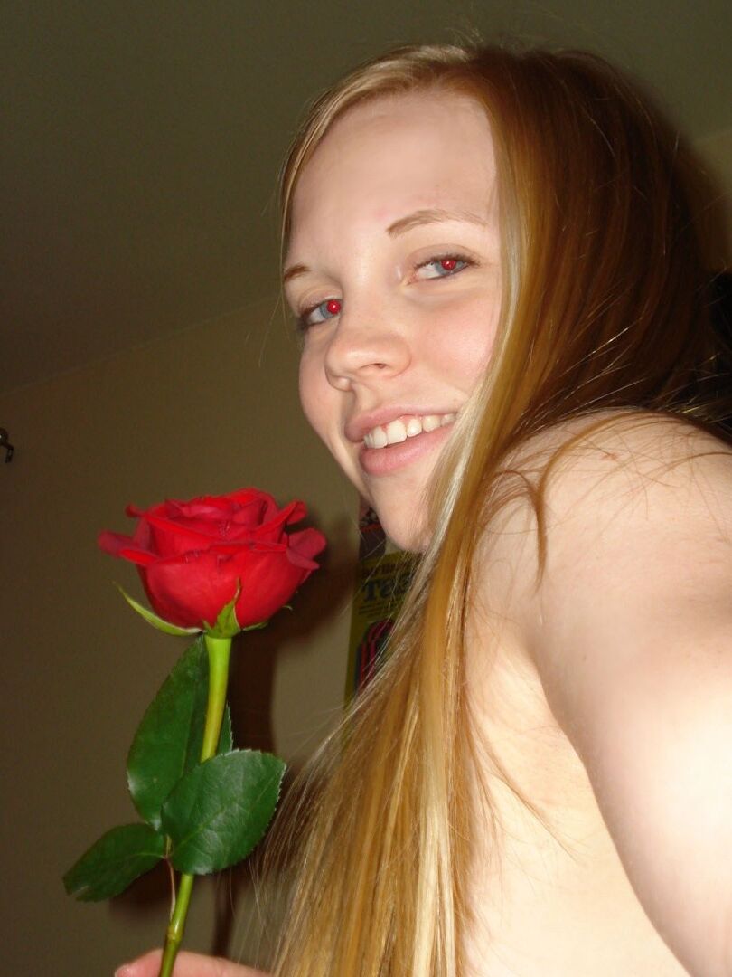 15P Young amateur model Taylor True has a cute face that was born to suck cock