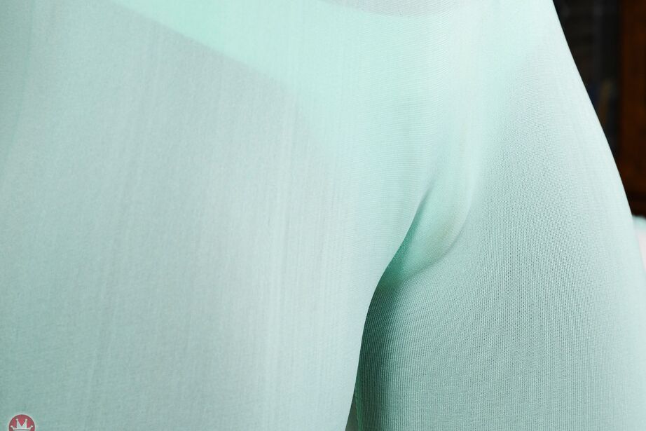 16P La primera vez de ébano Ana Foxxx libera su coño con punta de camello de sus pantalones de yoga