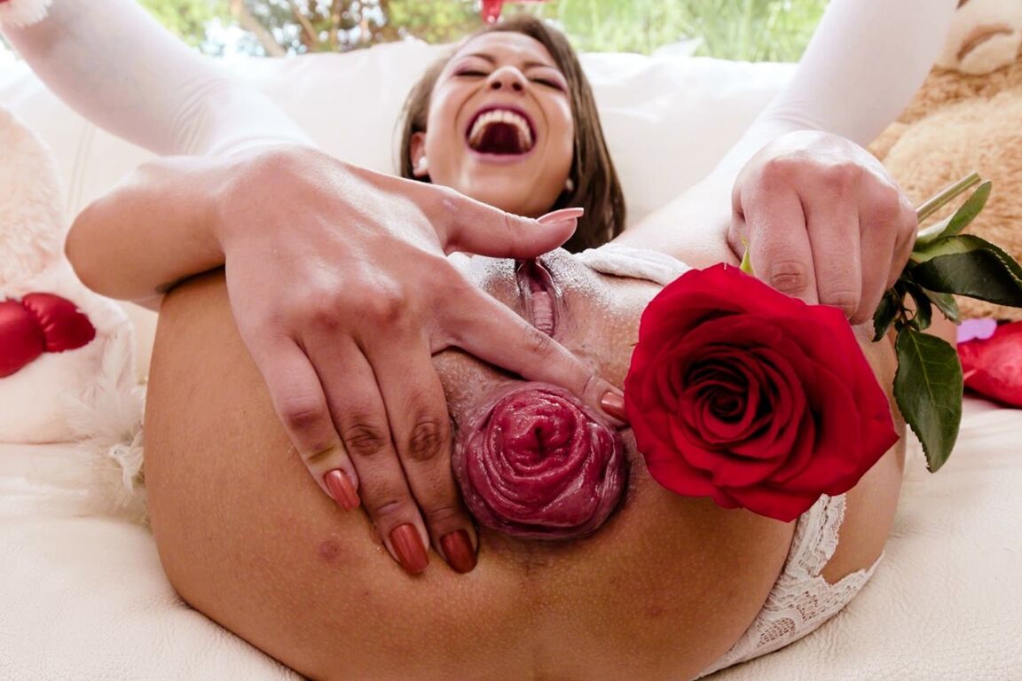 21P Brazilian spinner Polly Petrova undresses & shows her prolapsed anus up close