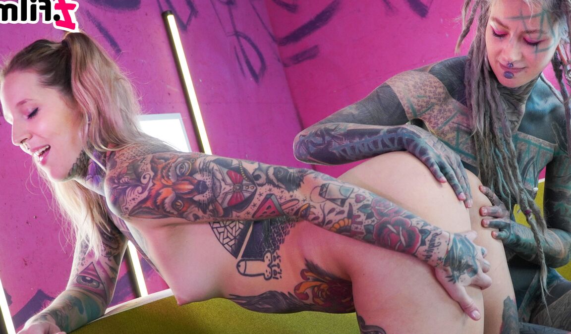 16P PICTURESET TATTOO casal duro DP alternativa girlAnal Sex,Double